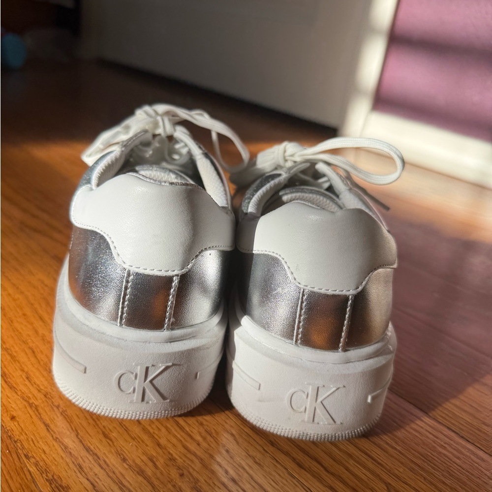 LIKE NEW!!! 💎 Calvin Klein Metallic Silver Sneakers with White Accents - Picture 5 of 6